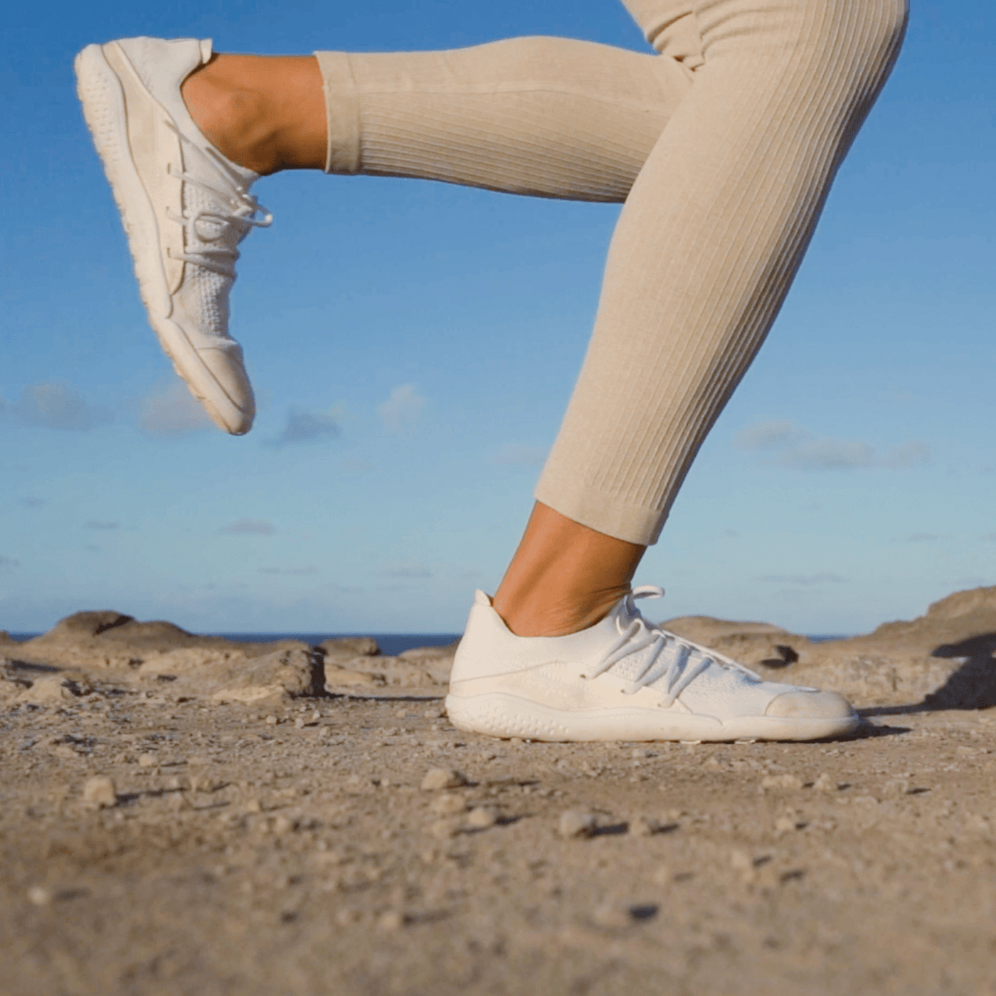 LONO FLOW White Barefoot Shoes